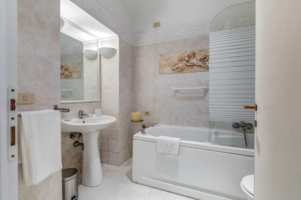 Veneto Excelsior Suite Рим Номер фото